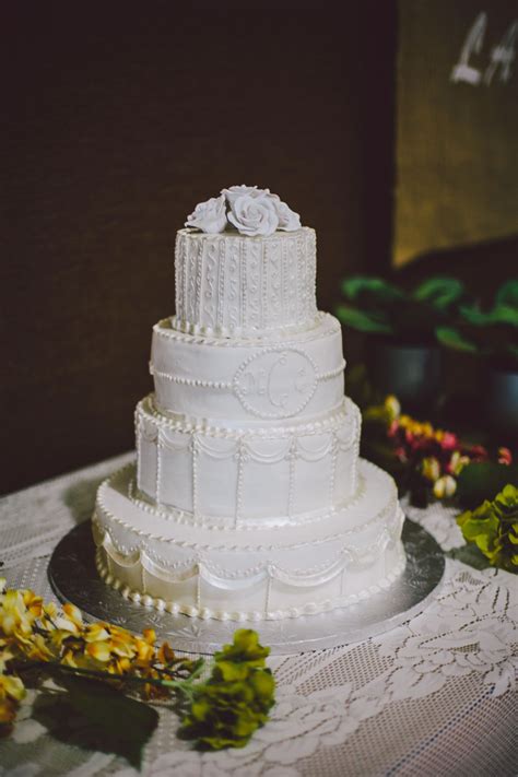 Wedding cakes in shreveport The American Rose Center is a Shreveport, LA, wedding venue for milestone events like no other